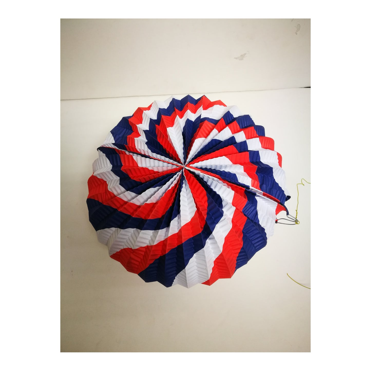 (c) Lantern Red/Blue/White