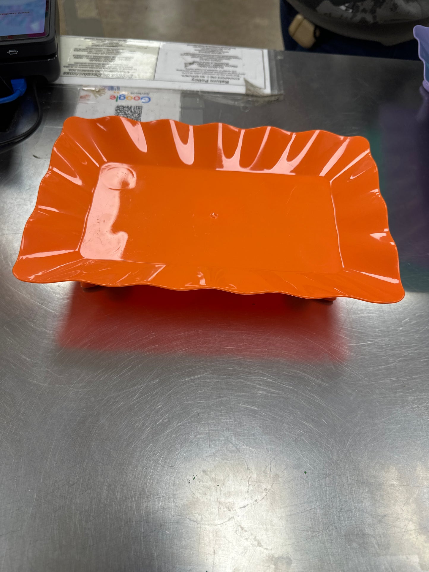 Plastic Scalloped Treat Stand-Orange