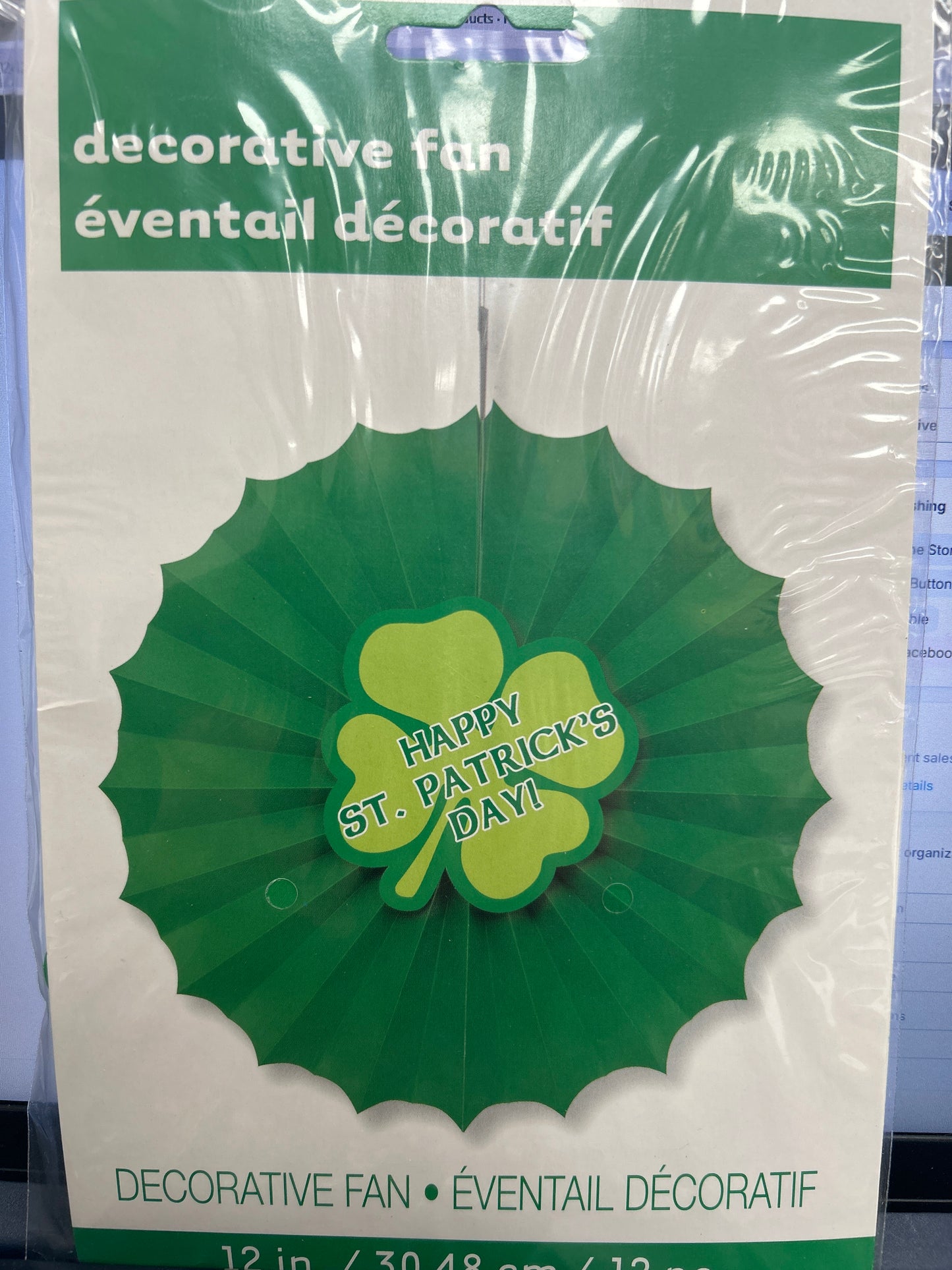 Abanico de papel de 12 pulgadas con diseño del Día de San Patricio