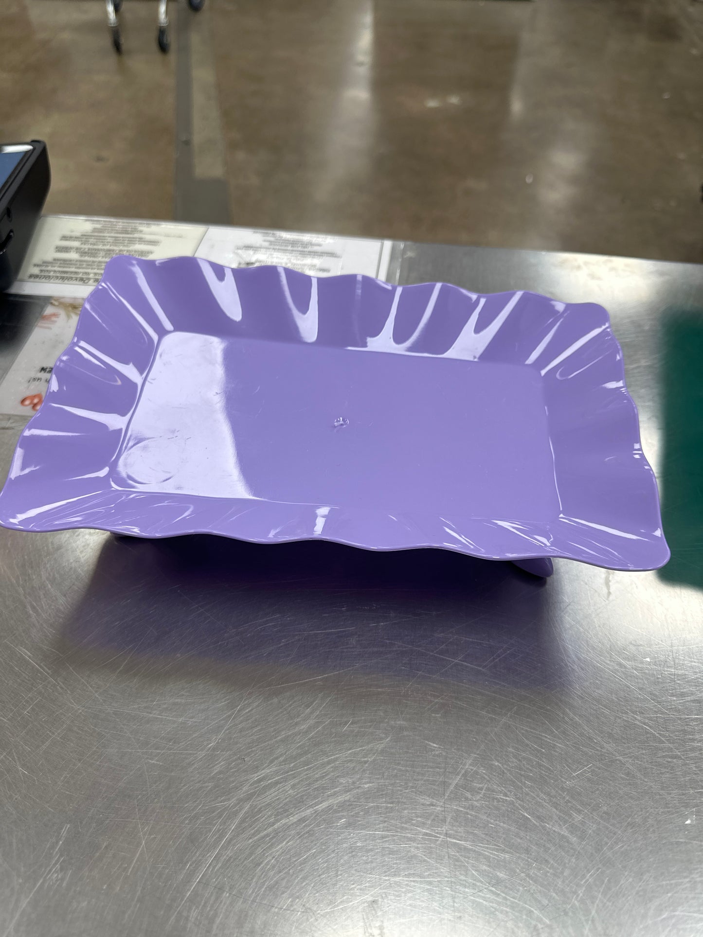 Base para Dulces Festoneada de Plástico - Lavanda