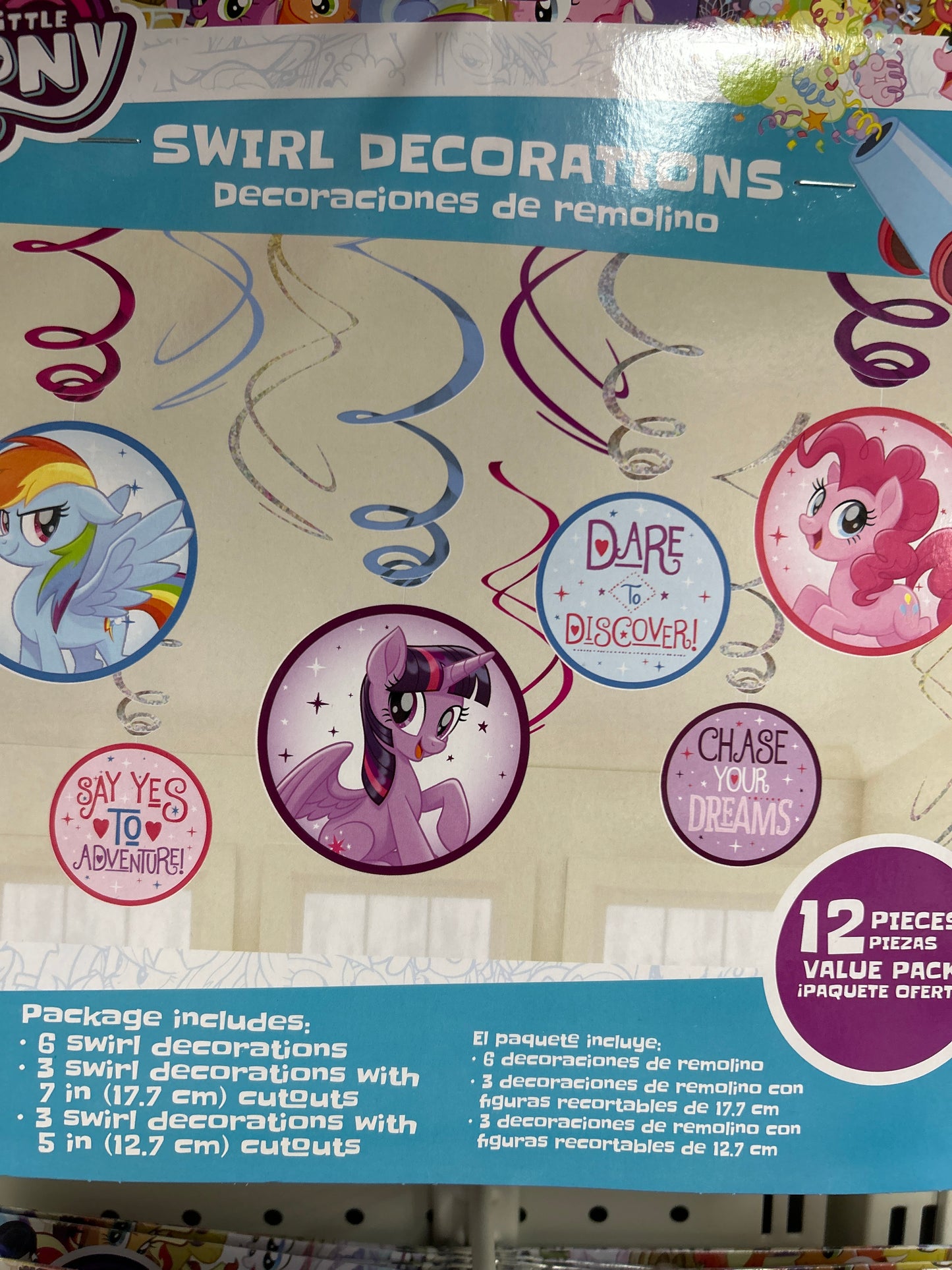 Poni con decoración en espiral