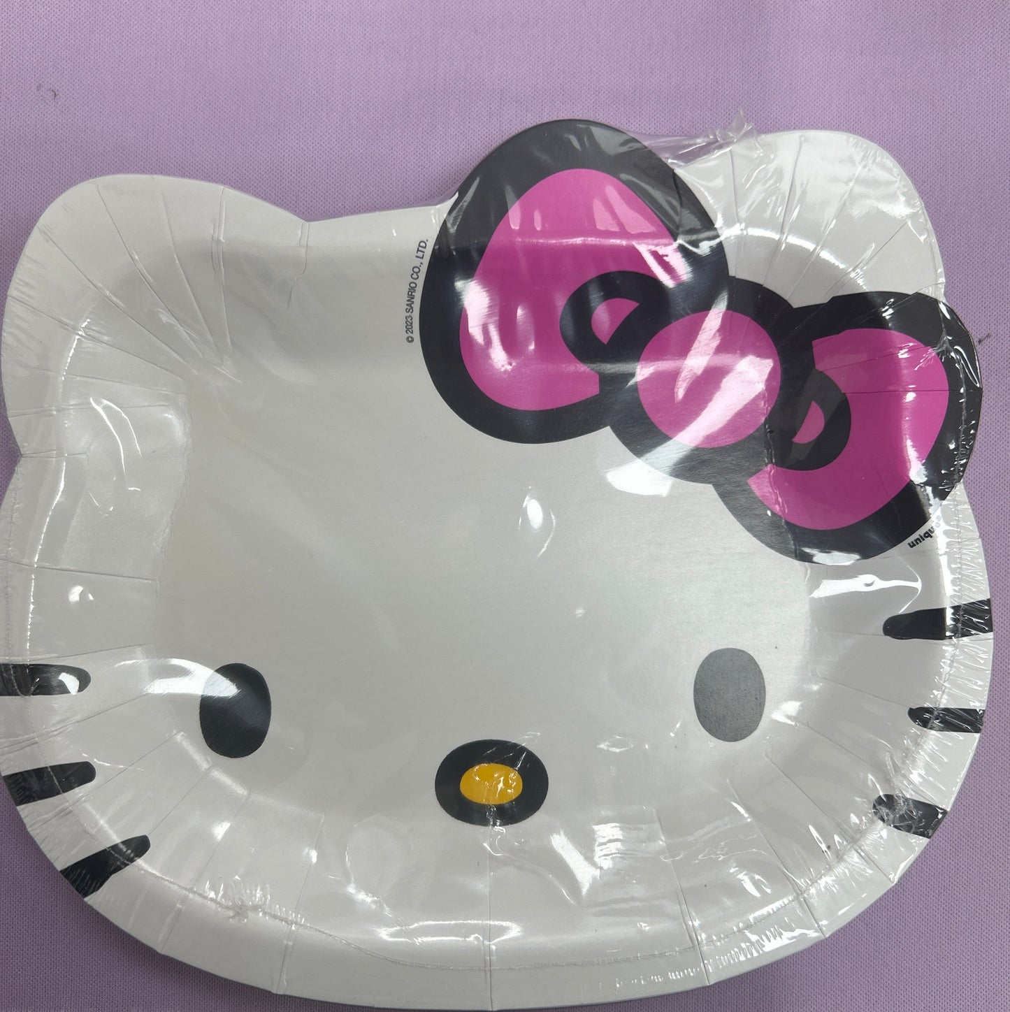 Hello Kitty Face-Shaped 6.5" Plates 8ct