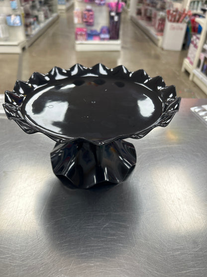 Plastic Ruffle Edge Treat Stand-Black