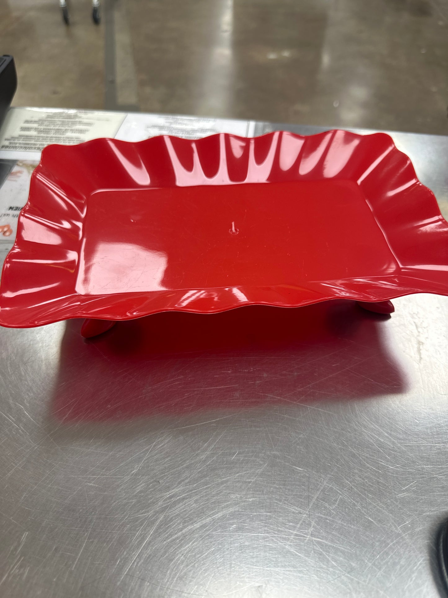 Plastic Scalloped Treat Stand-Red