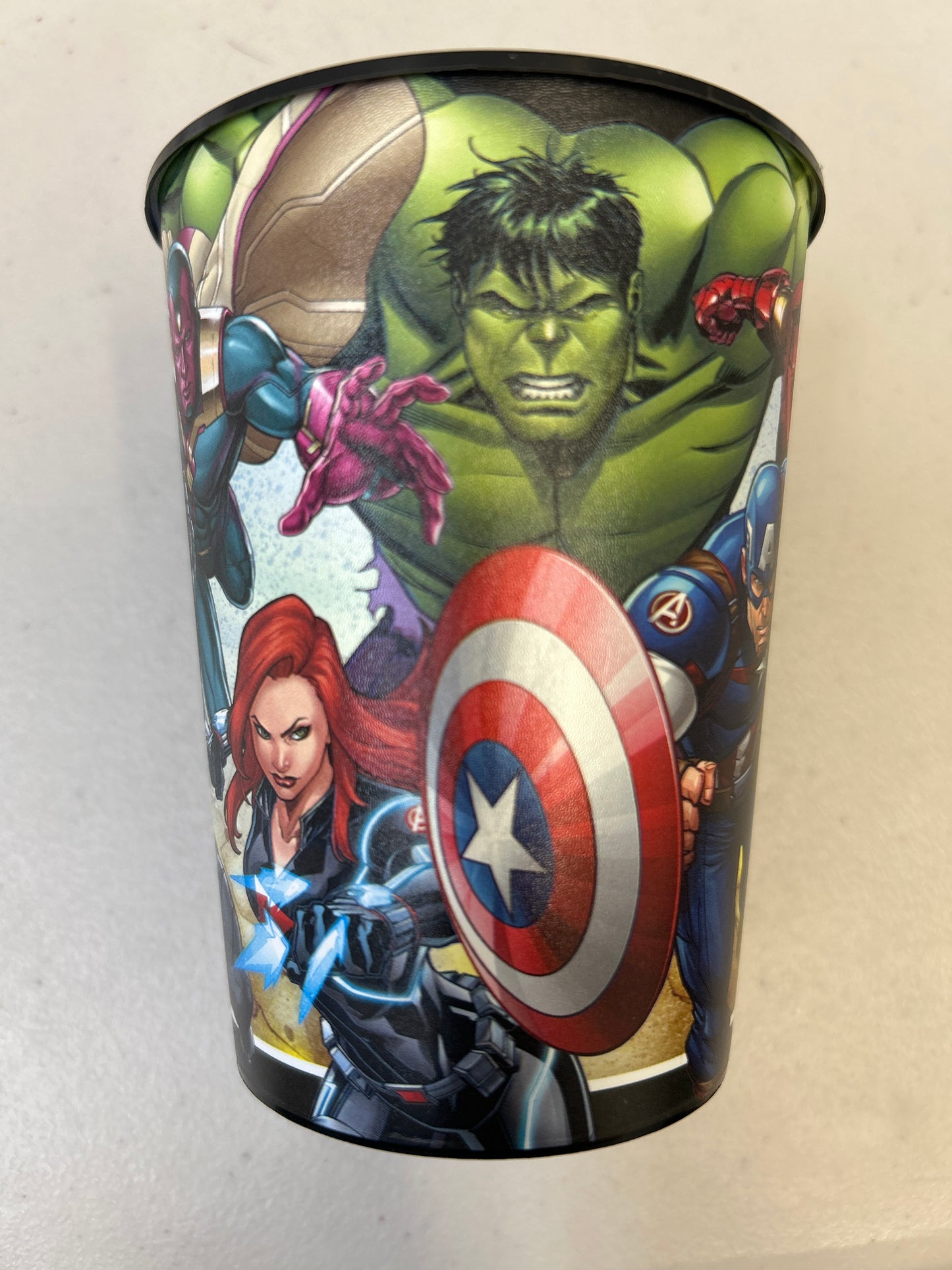 16" Avengers Plastic Cup