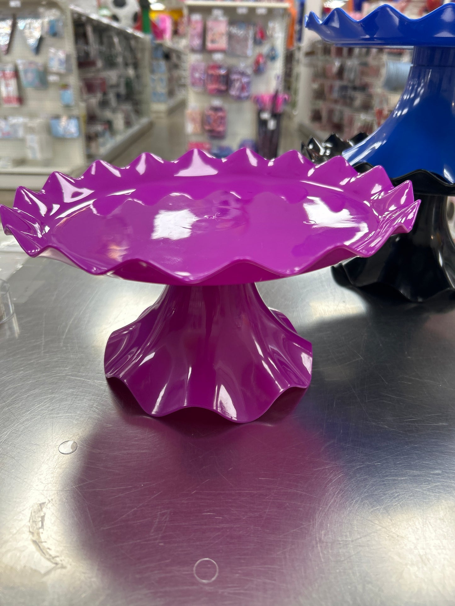 Plastic Ruffle Edge Treat Stand-Purple